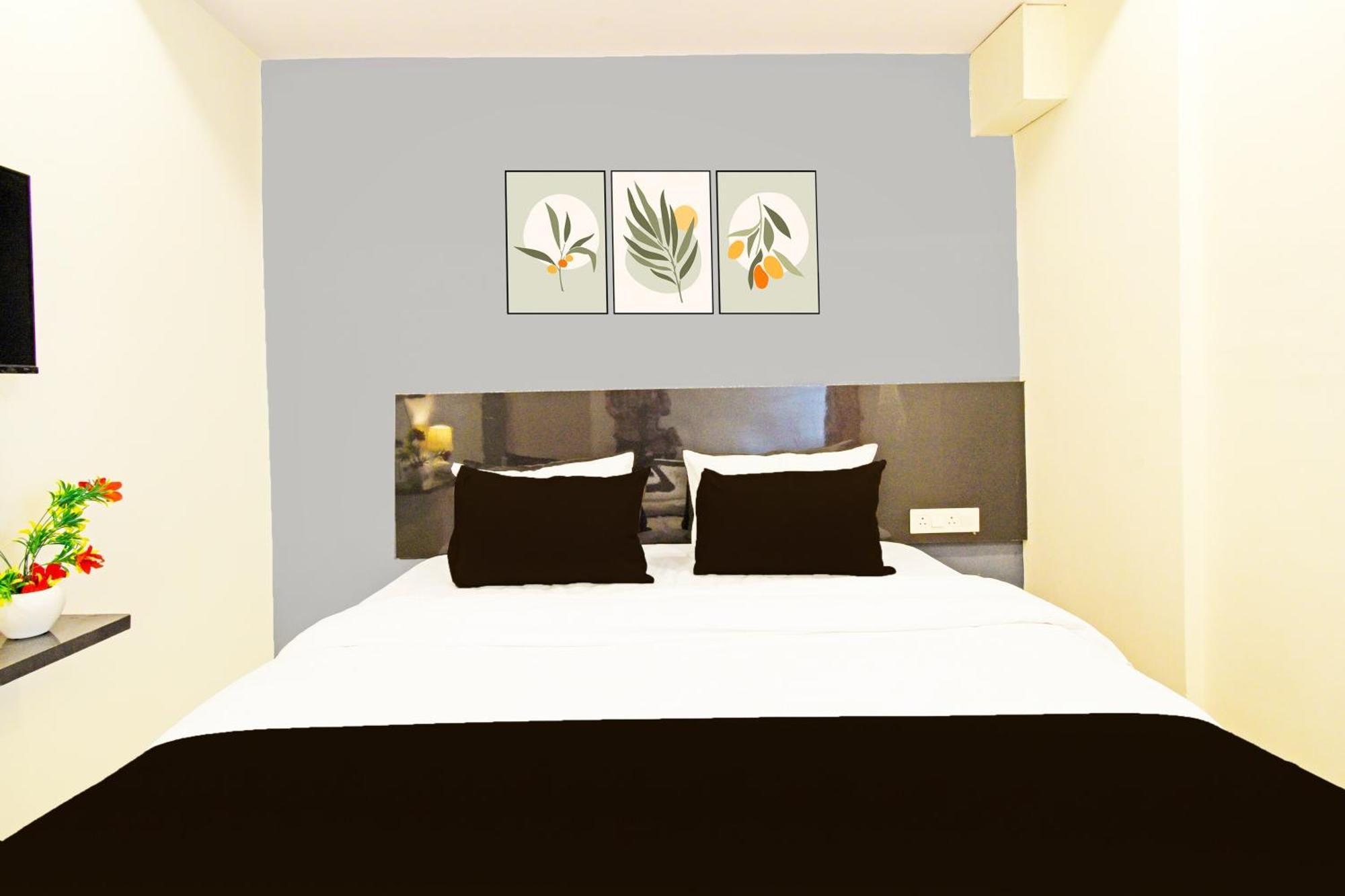 Hotel O Malani Inn Хидерабад Екстериор снимка