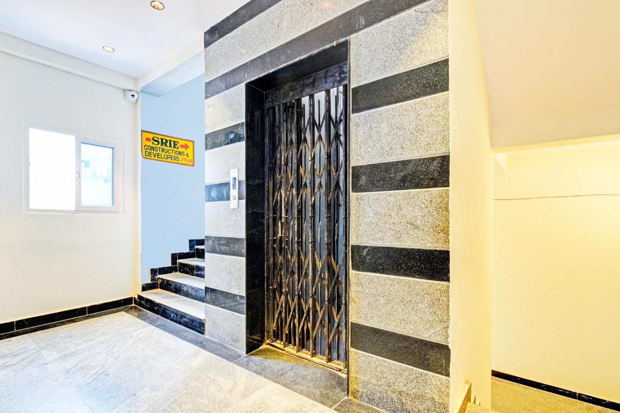 Hotel O Malani Inn Хидерабад Екстериор снимка